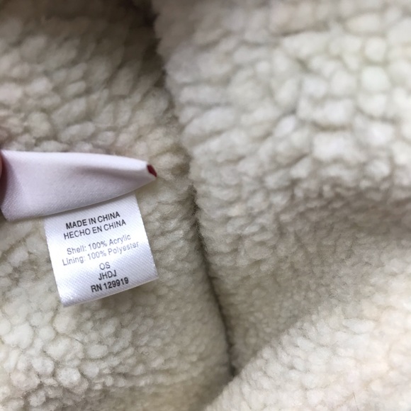 NWT Levi’s Navy Blue Cuffed Faux Fur Lined Beanie - Picture 5 of 6